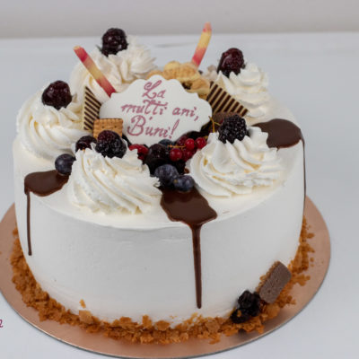 Tort decor frișcă
