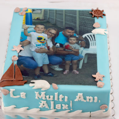 Tort decor portret de familie