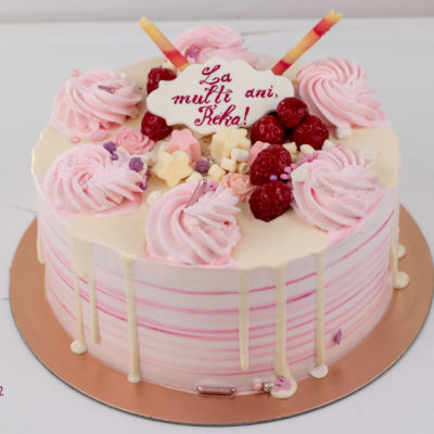 Tort decor bezele roz și zmeură