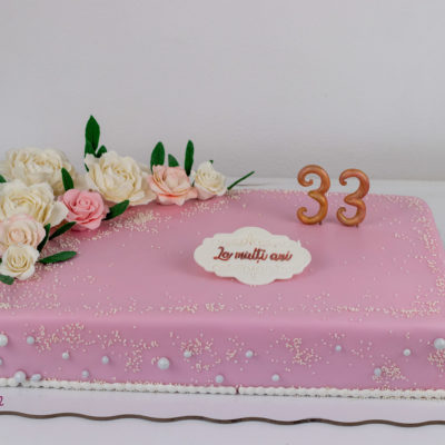 Tort decor trandafiri